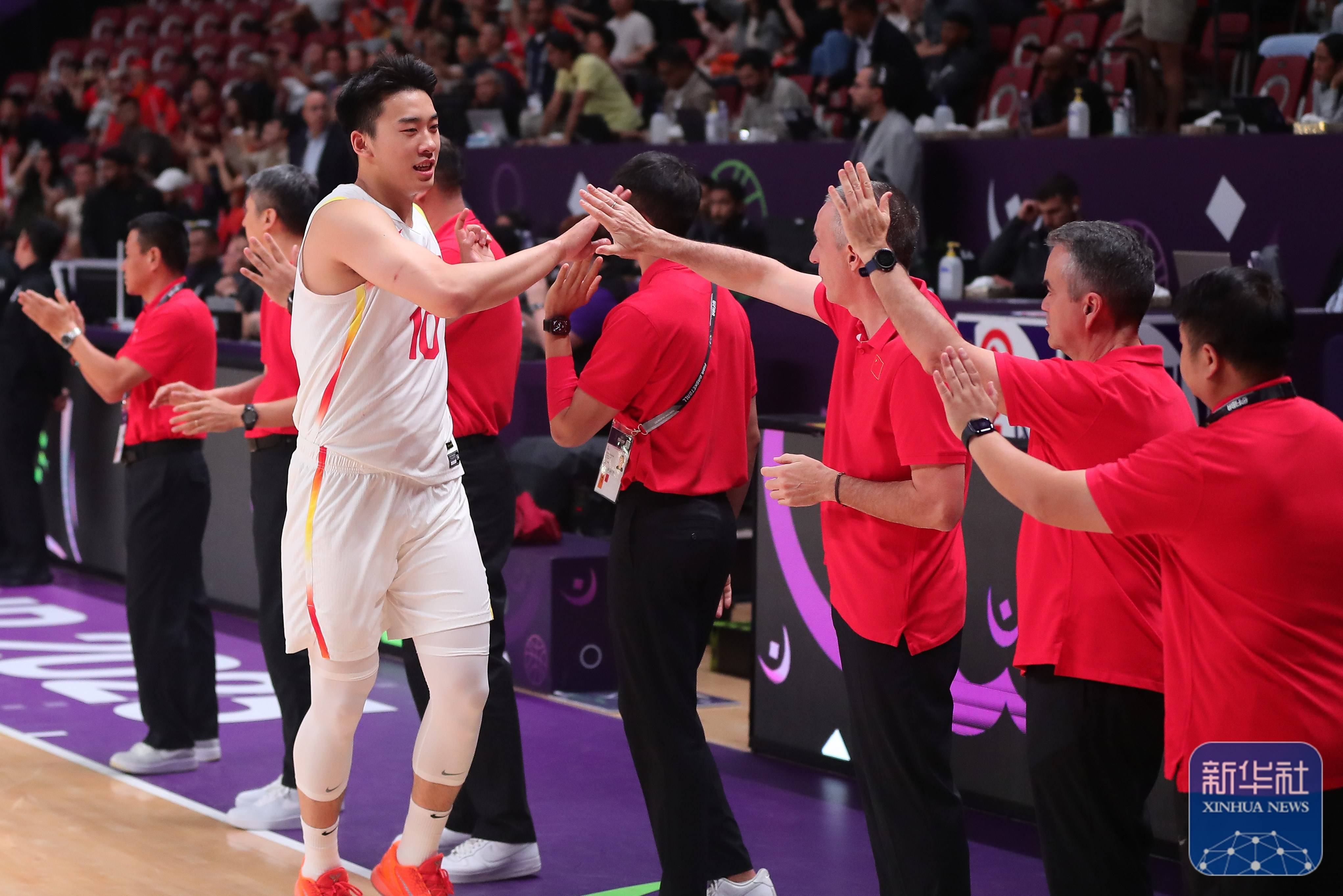 开云体育下载-关于赛地聚焦：CBA常规赛国际比赛日热度飙升，克里夫兰骑士复出首秀，媒体盛赞，球队文化再被提及的信息