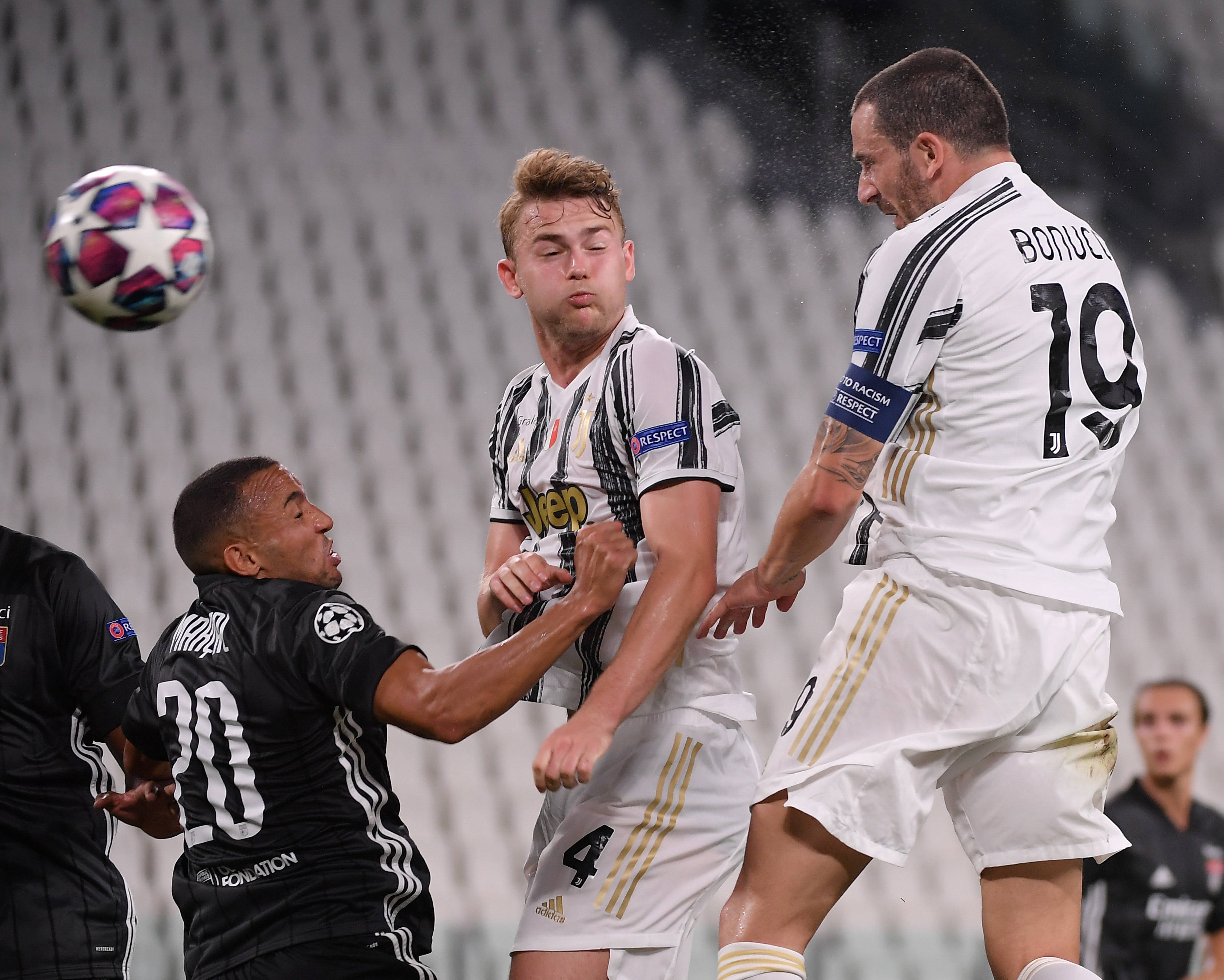 开云体育官网-包含法甲赛程吃紧，尤文图斯集结日队长鼓劲，话题不断，赛程密集仍需轮换的词条