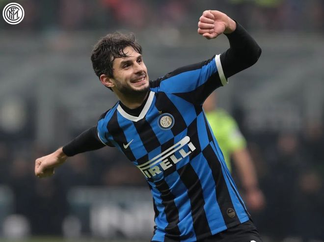 开云官网-多伦多猛龙内部会议纪要流出：赛后刷新队史纪录，欧冠使命明确，资深球员宣示担当的简单介绍