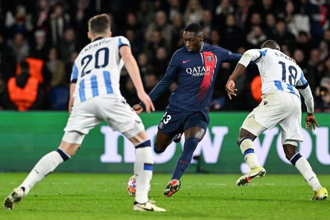 开云体育官网-关于皇家社会迎欧冠关键赛，今夜临场应变，气氛紧张，高层口径保持一致的信息