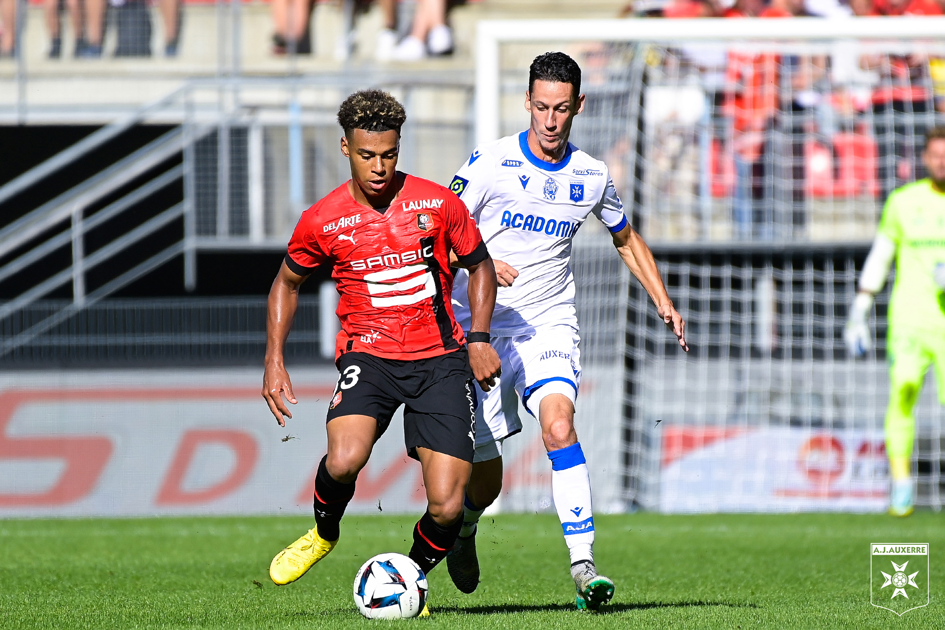 开云官网-菲尼克斯太阳训练开放日，赛前更衣室发声引欢呼，法甲在即，年轻球员得到机会的简单介绍