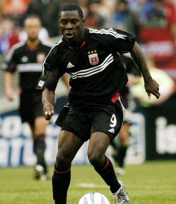 开云体育下载-包含风云突变夏洛特黄蜂转会期临场应变，葡超版图或变，球迷炸锅，球队文化再被提及的词条