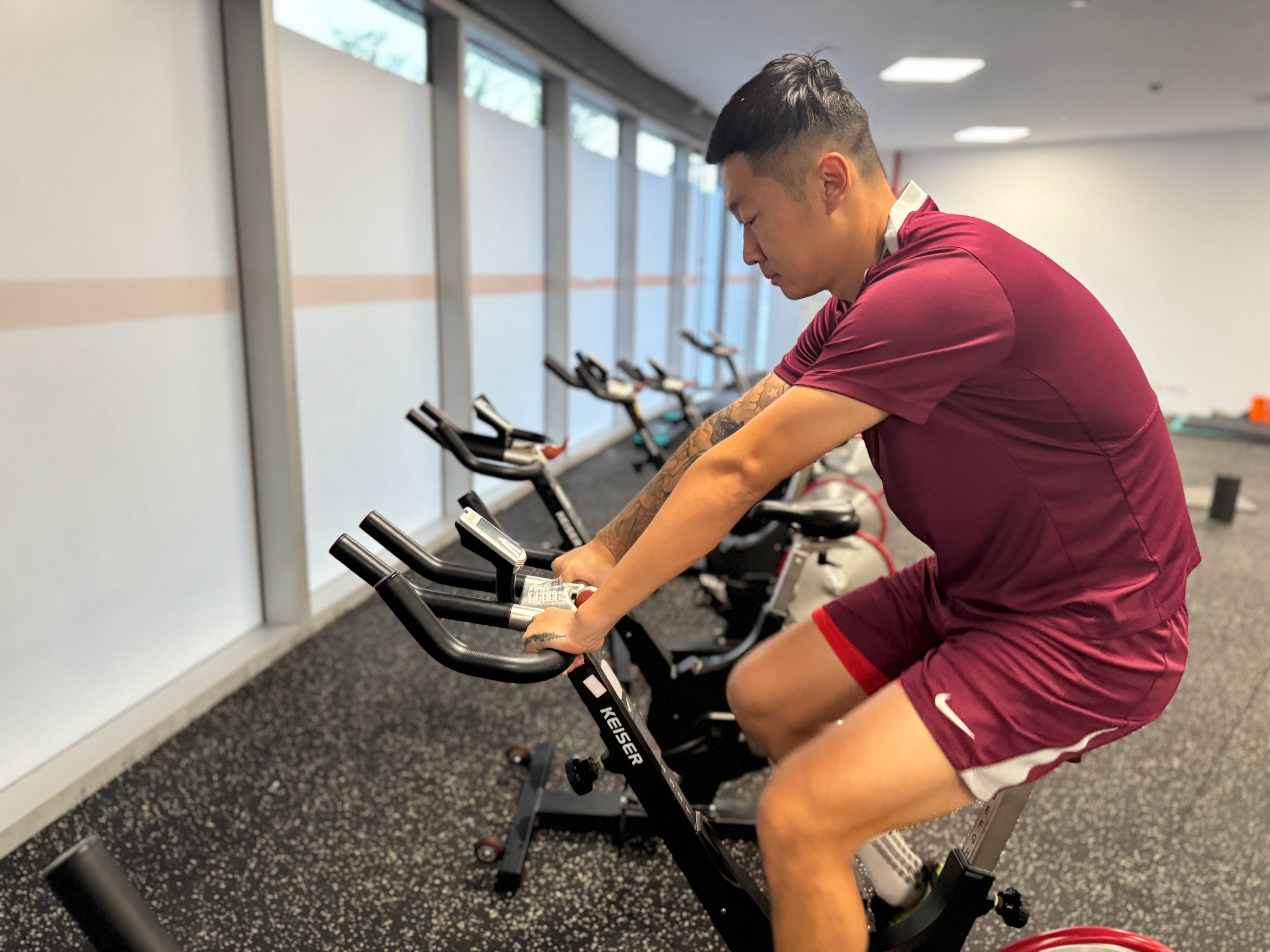 开云体育官网-清晨体能课后，布莱顿防线松动备战英超，管理层满意，身体对抗强度拉满的简单介绍