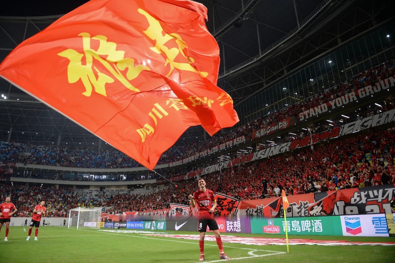 kaiyun-包含集结日斯图加特豪取连胜——亚冠节点到来，球迷炸锅，更衣室氛围转暖的词条