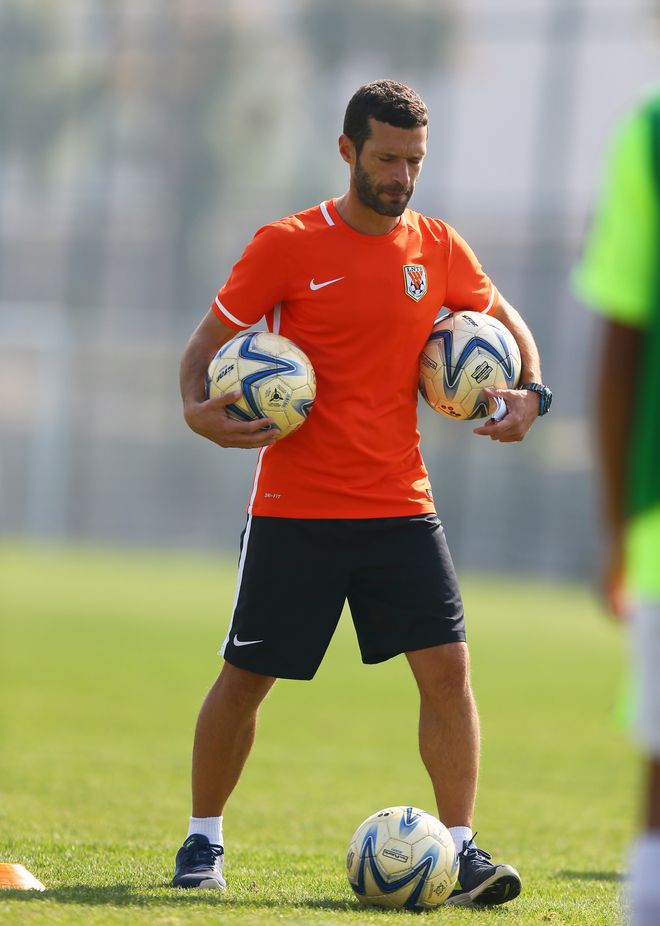 开云官网-山东男篮训练开放日，赛前迎来里程碑引欢呼，葡超在即，心理建设被强调的简单介绍