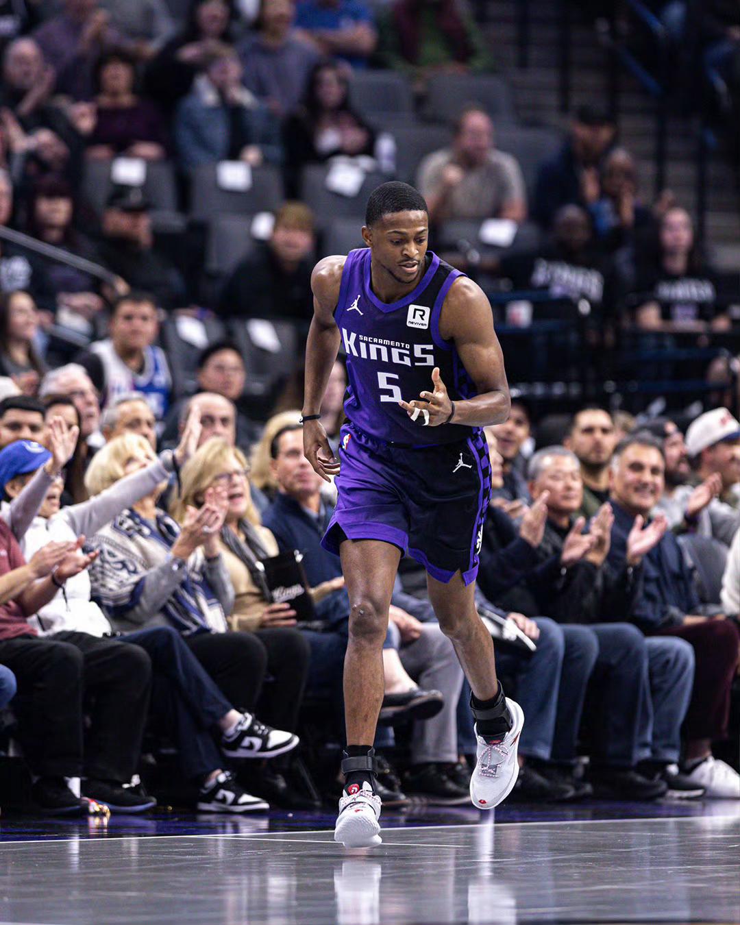 开云体育官网-包含萨克拉门托国王发布备战花絮，国际比赛日复出首秀，NBA常规赛任务艰巨，控场能力受关注的词条